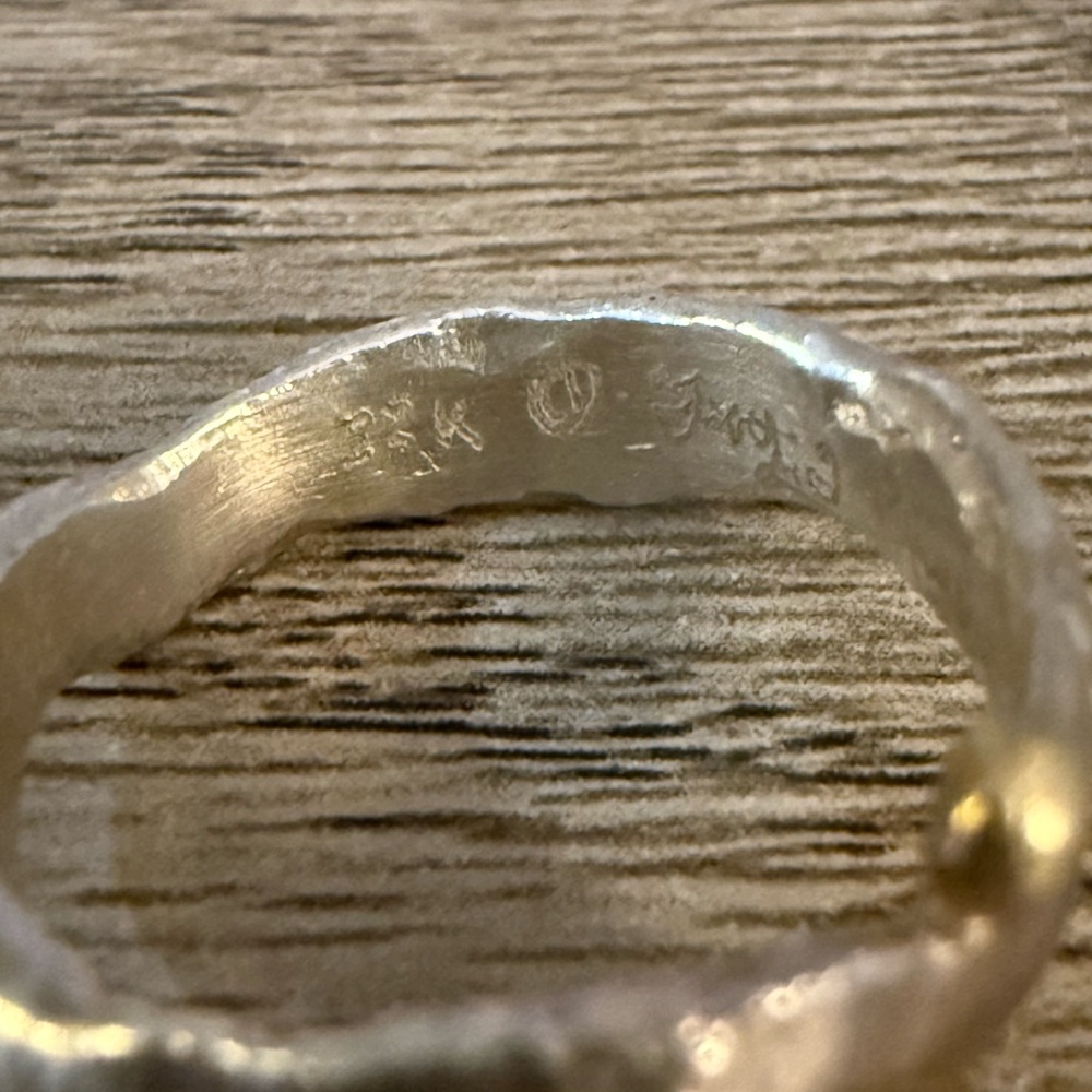 Silver and Gold Toned Ring with Green Gemstone - Picture 5 of 5